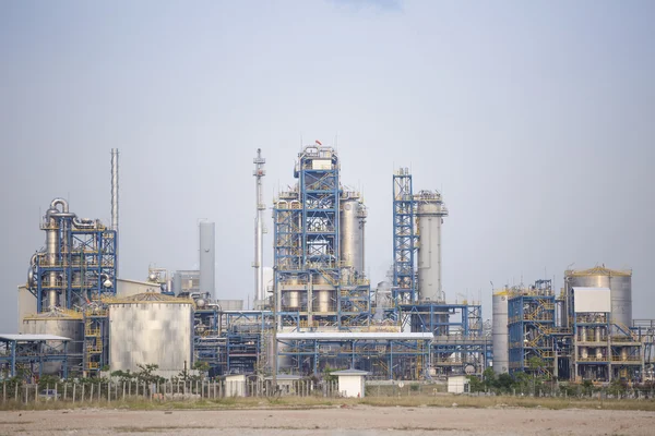 Refinery plant on day time — Stock fotografie