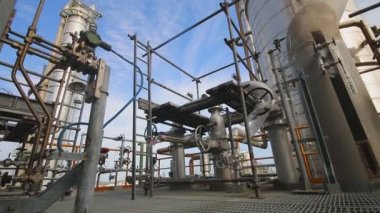 Petrol ve rafineri tesisi