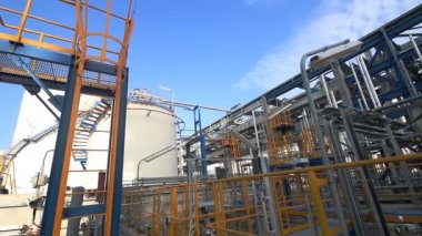 Petrol ve rafineri tesisi