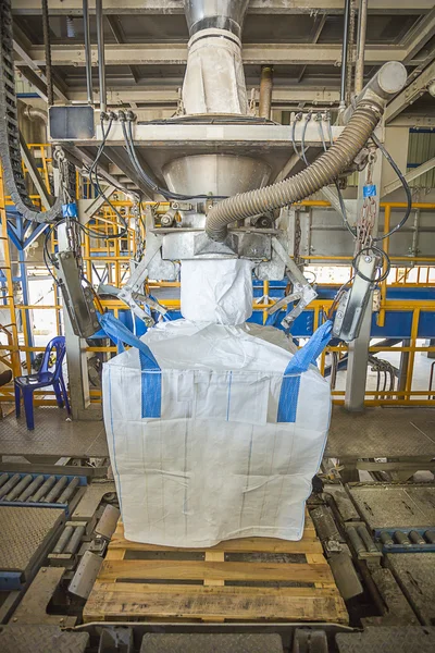 Büyük kimyasal toz torba — Stok fotoğraf