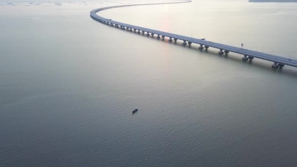 Vista Aérea Barco Pesca Lado Arquitectura Penang Second Bridge Hora — Vídeos de Stock