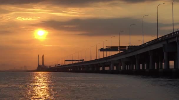 Timelapse Sole Sorgere Metà Arco Penang Bridge — Video Stock