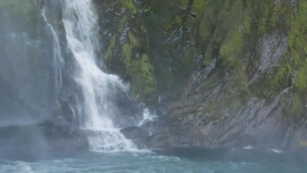 Cachoeira Espetacular Milford Sound Dia — Vídeo de Stock