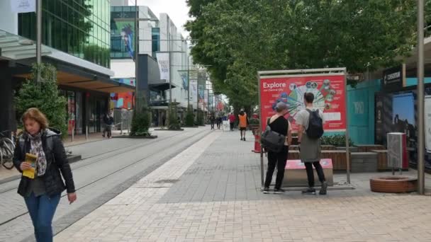 Tourisme voir le tableau de bord de la rue. — Video