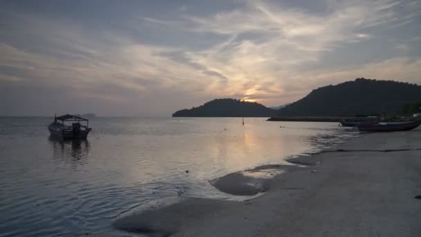 Zeitraffer Sonnenuntergang Bei Permatang Damar Laut — Stockvideo