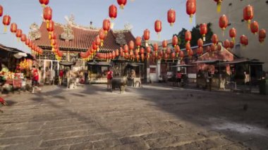 Georgetown, Penang / Malezya - 15 Şubat 2018: Fener hareketinin zamanlaması Sabah Çin tapınağında güneşi takip et.