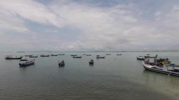 Georgetown Penang Malasia Oct 2018 Timelapse Aparcamiento Barco Pescador Costa — Vídeo de stock