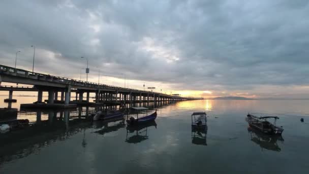 Georgetown Penang Malaysia Oct 2018 Timelapse Reflection Sunrise Fishing Village — Stock Video