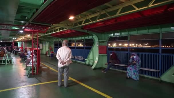 Penang færge transportere passagerer – Stock-video