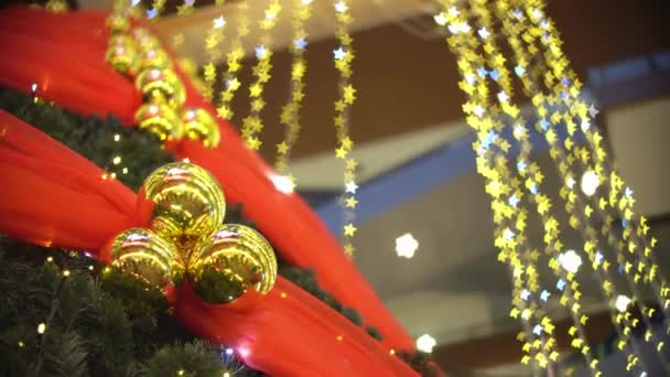 Girar Seguir Bola Navidad Árbol Centro Comercial — Vídeos de Stock