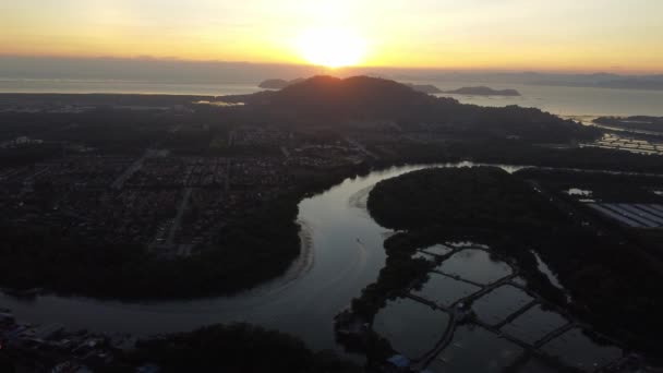 Silhueta Vista Aérea Pequeno Barco Pesca Navegar Sungai Jawi — Vídeo de Stock