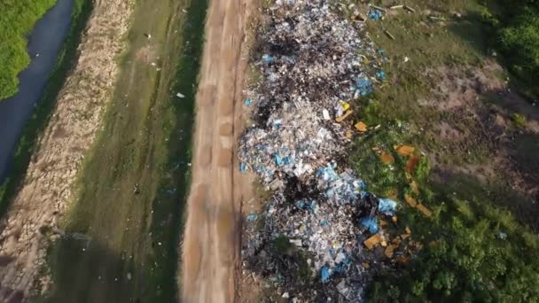 Industri Sampah Dilemparkan Sepanjang Jalan Pedesaan Malaysia — Stok Video