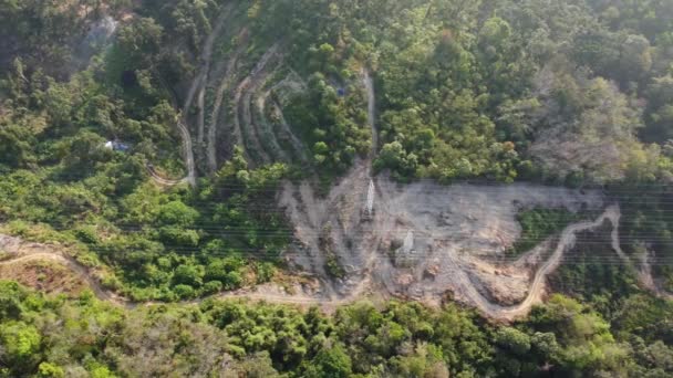 Drone Vista Olhar Para Baixo Powerline Selva Desmatamento — Vídeo de Stock