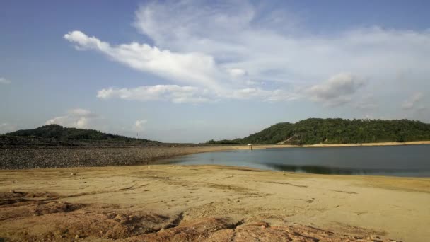 Mengkuang Secco Lago Drenato Con Terreno Giallo Secco — Video Stock