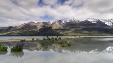 Glenorcy, Queenstown, Yeni Zelanda 'da ziyaretçi.