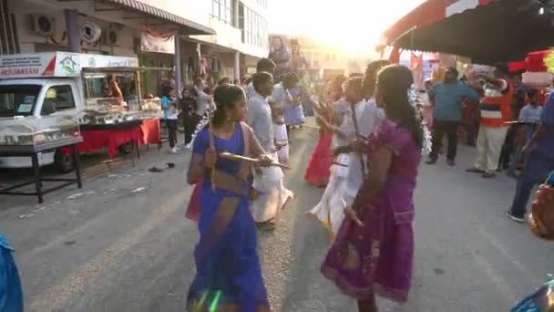 Dança indiana juntos na rua — Vídeo de Stock