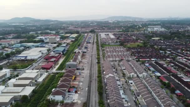 Vista aérea zona residencial en zona rural — Vídeo de stock