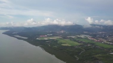 Penang, Malezya, Asya 'daki geleneksel Balik Pulau köyünde hava manzarası.