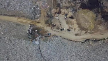 Hava aracı çöpü Malezya 'daki atık alanına attı..