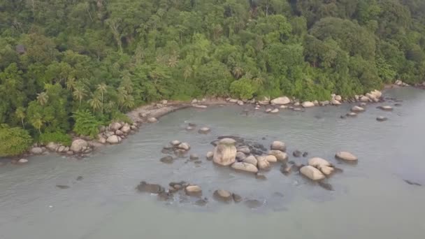 Воздушные Полёты Над Большой Скалой Побережье Около Пенанга Малайзия — стоковое видео