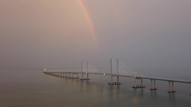 Flygfoto Penang Second Bridge Skymningen Timme Färgglada Regnbåge Kan Ses — Stockvideo