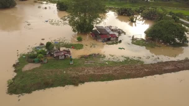 Aerial Fly Flooded Wooden House Kampung — Stock Video