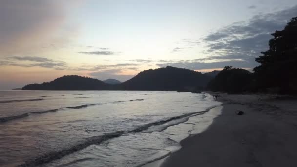 Zachód Słońca Lotu Ptaka Wybrzeżu Permatang Damar Laut — Wideo stockowe