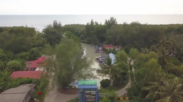 Vista Aérea Pueblo Pescadores Sungai Burung — Vídeo de stock