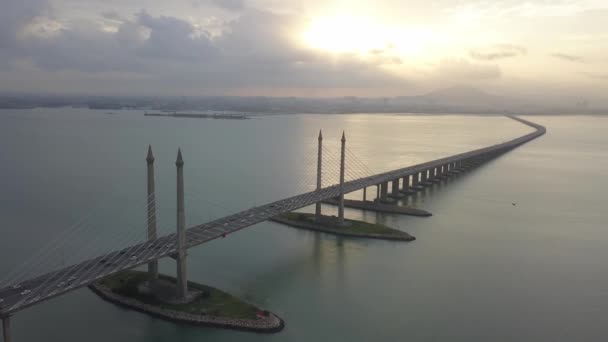 Ponte Penang attraverso il mare in ora di alba. — Video Stock