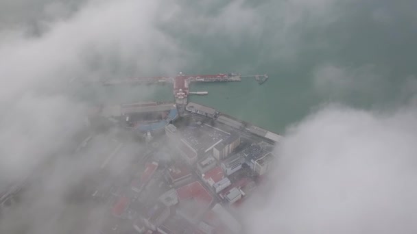 Vue aérienne Penang Port sur un nuage matinal bas. — Video