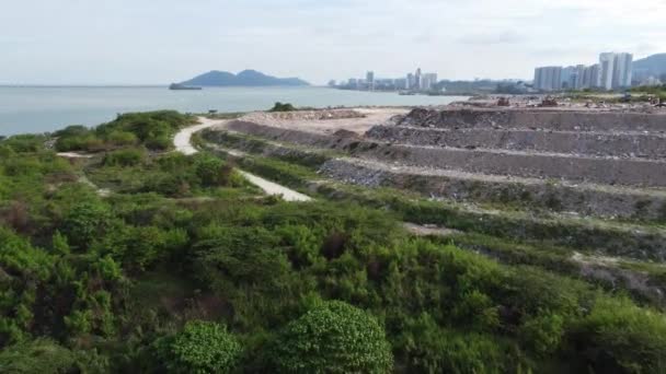 Vista Aérea Depósito Lixo Jelutong Lado Mar — Vídeo de Stock