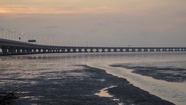 Timelapse Día Noche Arquitectura Puente Mar — Vídeos de Stock