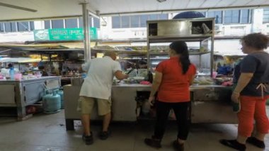 Bu sabah Hawker Center 'da biraz işim vardı.