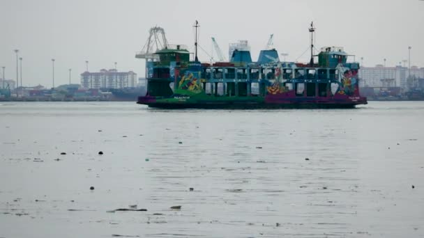 Georgetown Penang Malaysia Oct 2018 Πλοίο Pulau Pinang Πλέει Στη — Αρχείο Βίντεο