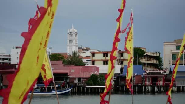 Georgetown Penang Malaysia Okt 2018 Tuggbrygga Kejsare Gud Flagga Och — Stockvideo