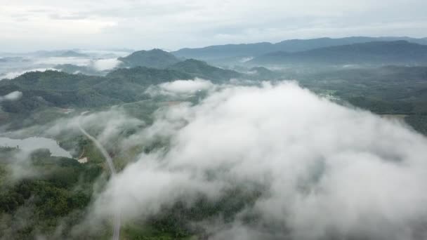 Sik Kedah Malasia Dic 2018 Nube Sobre Montaña Lago Beris — Vídeo de stock