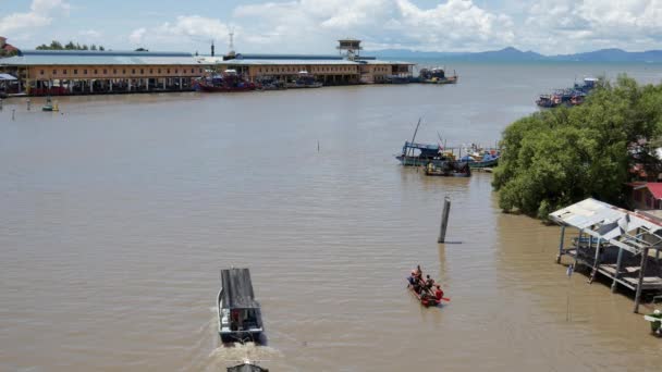 Sungai Perlis Perlis Malaysia Oct 2018 Two Fishing Boat Sea — Stok video