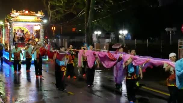 Butterworth Penang Malaysia Dec 2018 People Carry Pole Chingay Night — ストック動画