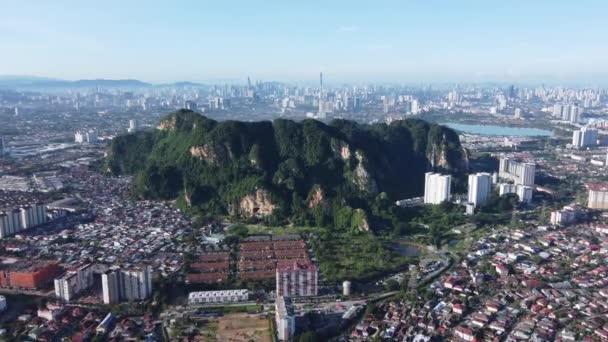 Pohled Obytné Domy Poblíž Batu Caves — Stock video