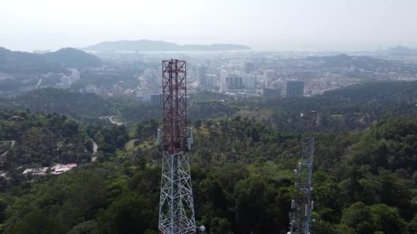 Telecommunication Antenna Tower Misty Day — Stock Video