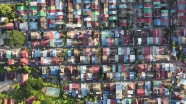 Batu Mağaraları yakınlarındaki kenar mahalle kampung Melayu 'suna bak, Gombak.