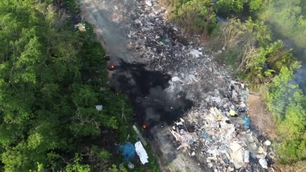 Vista Aérea Quemadura Abierta Basura Cerca Rural Contaminación Ambiental Alerta — Vídeos de Stock