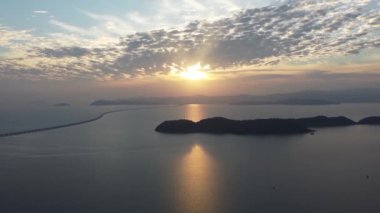 Penang İkinci Köprüsü 'ndeki Pulau Aman' da hava manzarası çok güzel.