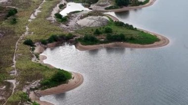 Drone perspektifi Danga Bay Johor 'un doğal kıyı şeridini yakaladı