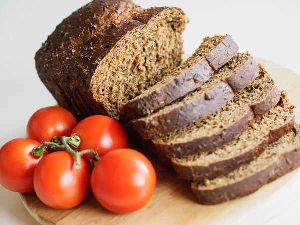 Pan y tomates rojos — Foto de Stock