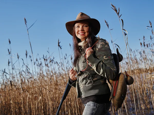 Kvinnliga anka hunter — Stockfoto