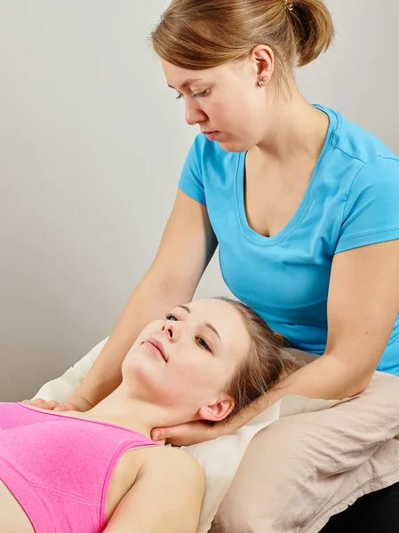 Osteopathy treatment — Stock Photo, Image