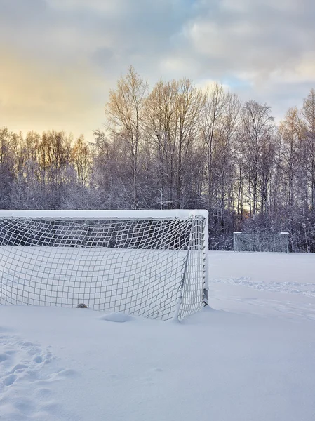 雪に覆われたサッカー場 — ストック写真