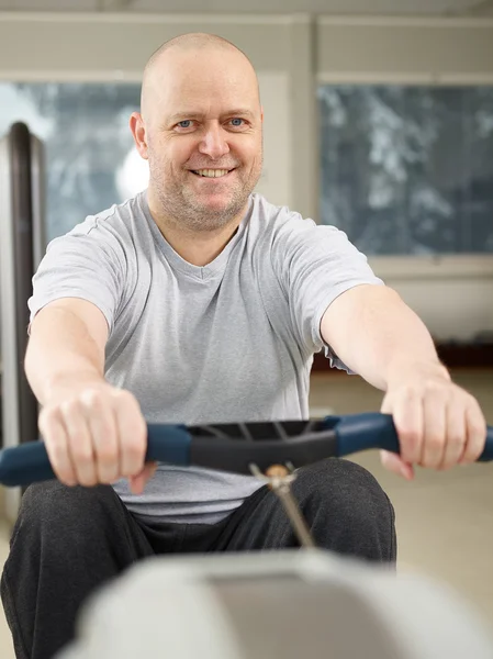 Man i gymmet — Stockfoto