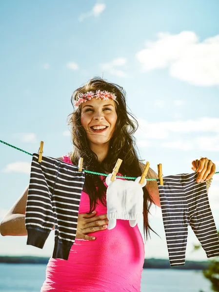 Mooie zwangere vrouwen en kinderen kleding — Stockfoto